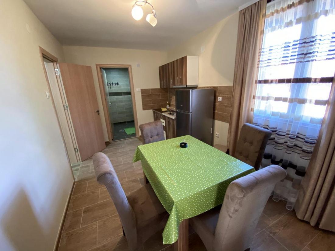 Apartments Zlatko ソコバニャ エクステリア 写真